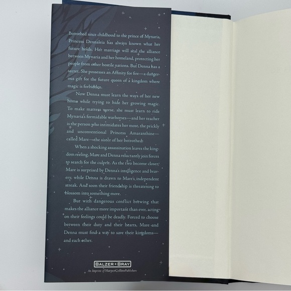 Of Fire and Stars by Audrey Coulthurst - Paperback - Picture 2 of 4